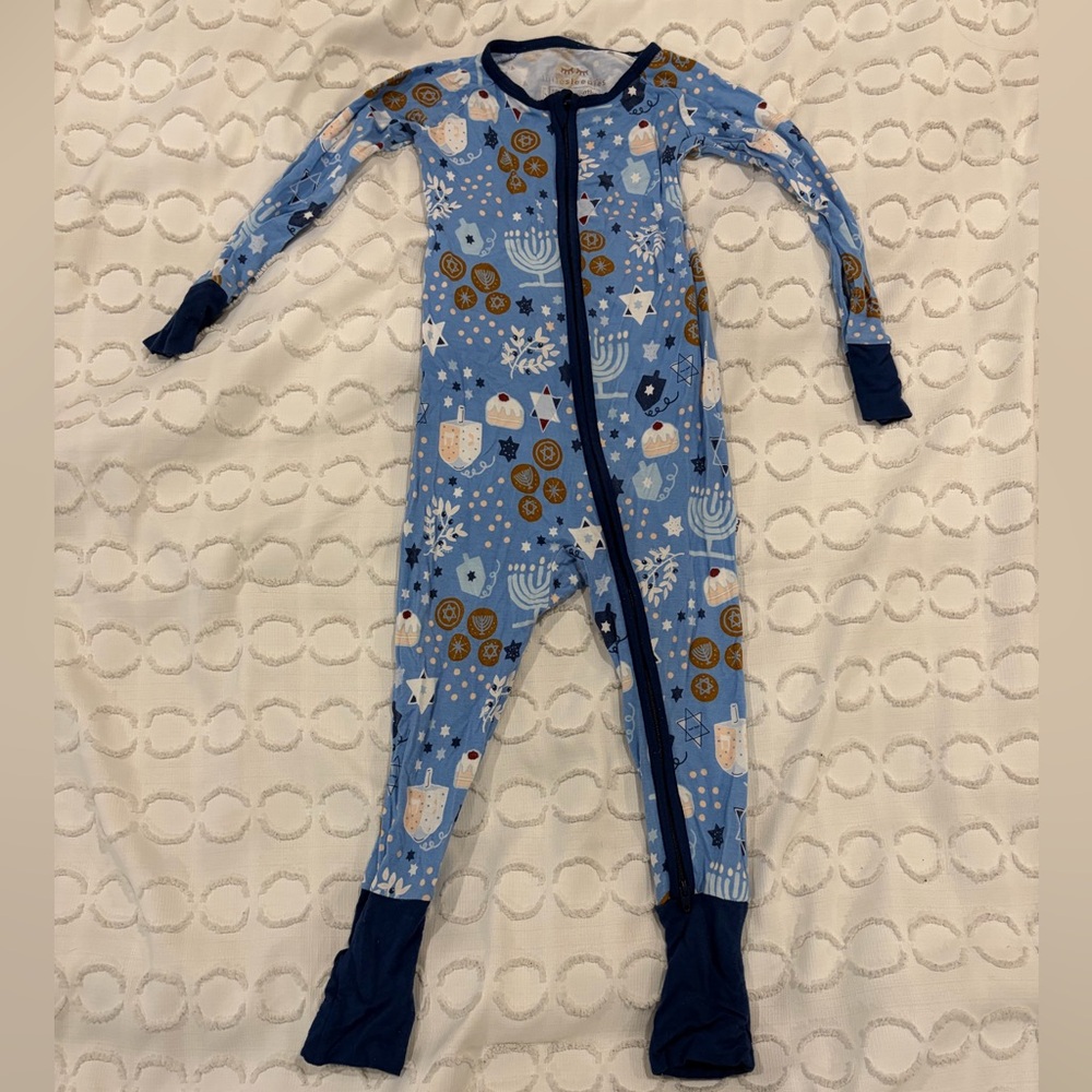 Little Sleepies Hanukkah Pajamas: 2024 print bamboo Zippy 18-24 months, like new